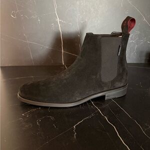 NWT Paul Smith Suede Chelsea Boots